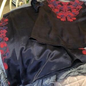 Tory Burch beautiful Appliqués and bead embellish top and skirt set!